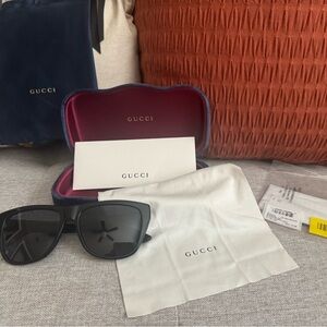 Gucci Black/Green/Grey sunglasses